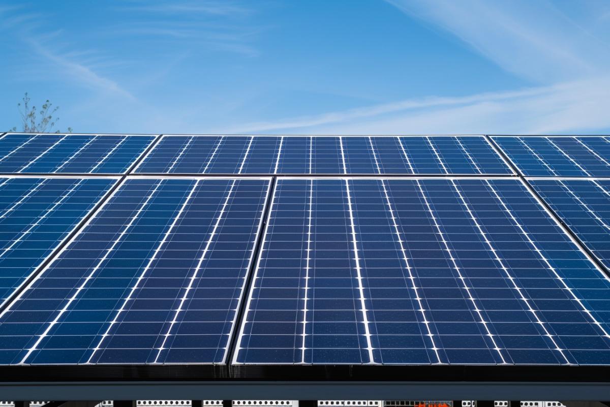 Combien de panneaux solaires pour une installation de 12Kw ? Guide complet